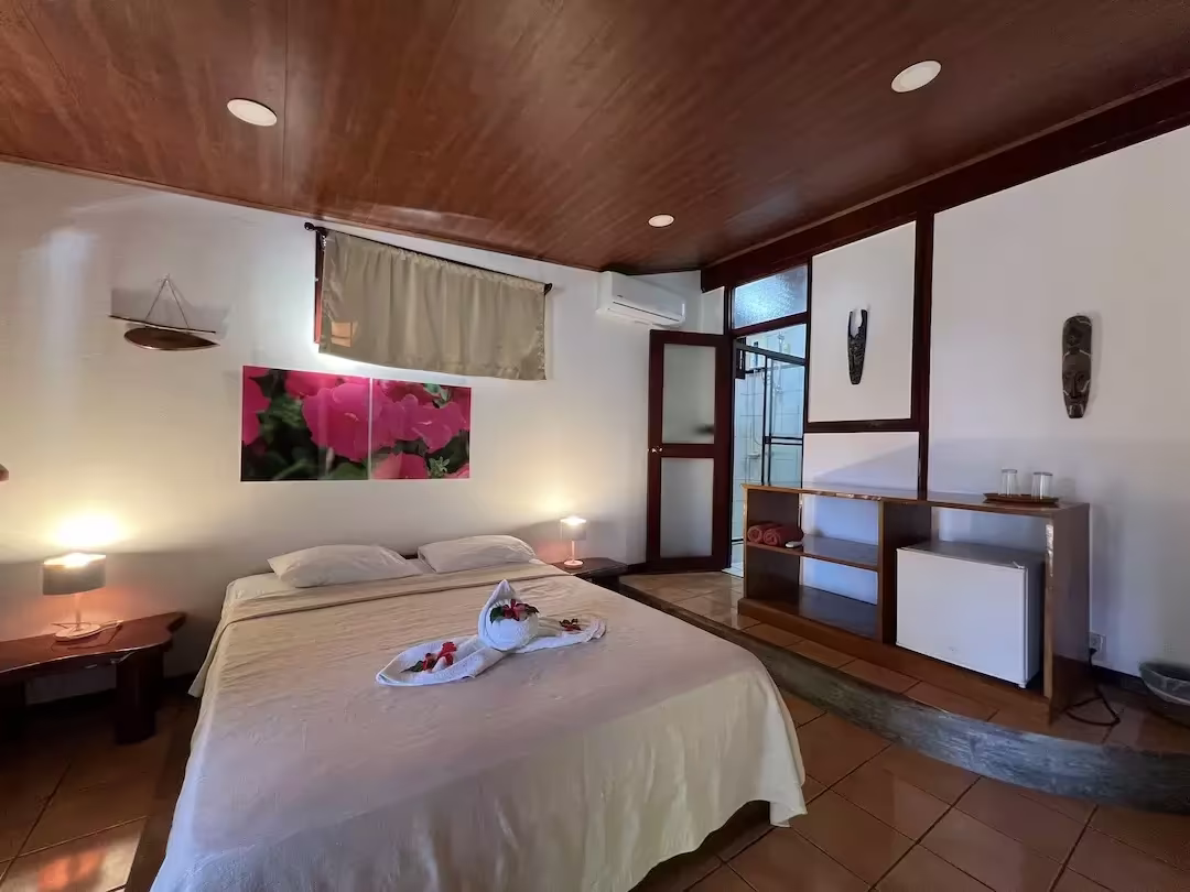 Standard double room with wood ceiling at Hotel El Jardín