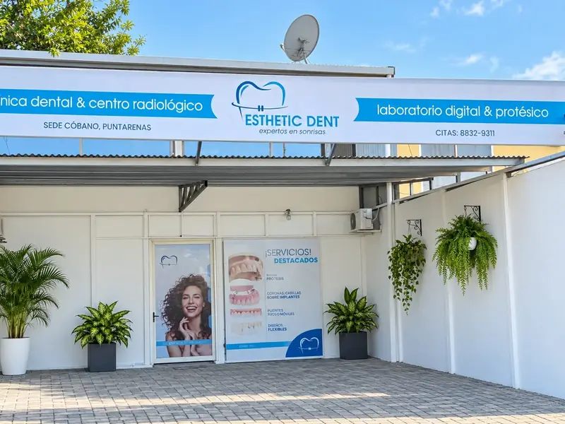 Exterior of Esthetic Dent's clinic in Cóbano, Costa Rica