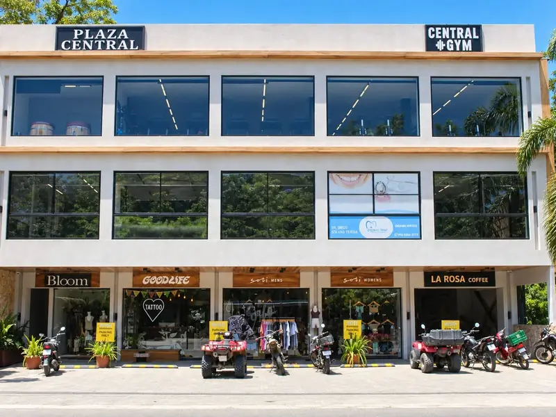 Exterior of Esthetic Dent's clinic in Santa Teresa, Costa Rica
