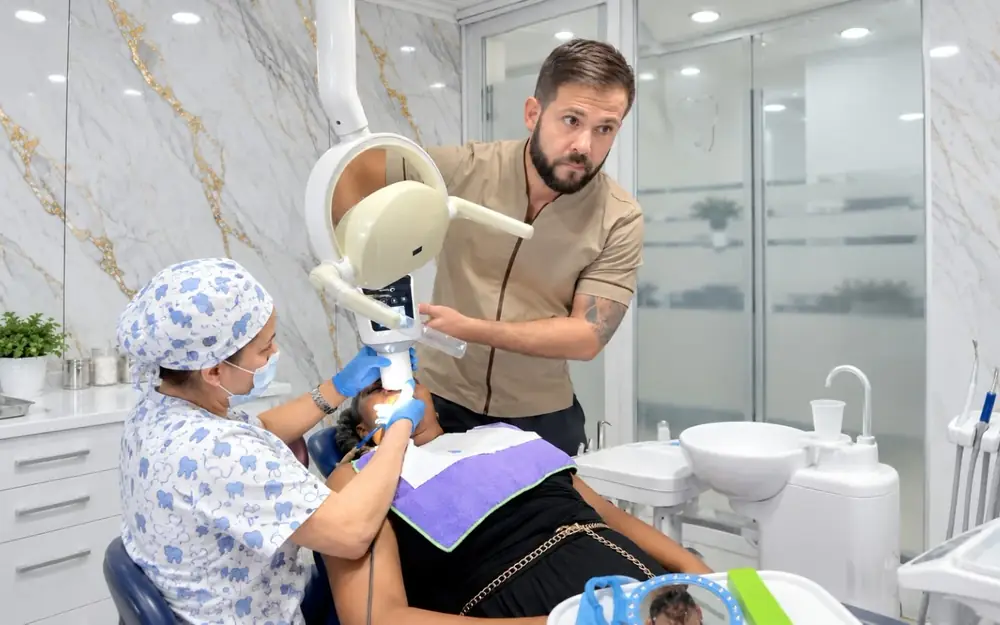 Implant placement and fixed teeth at Esthetic Dent in Costa Rica